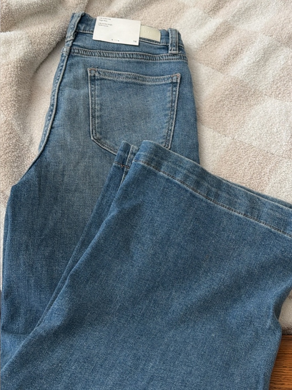 Teen Wide-Leg Jeans in Medium Blue — Classic Everyday Fit